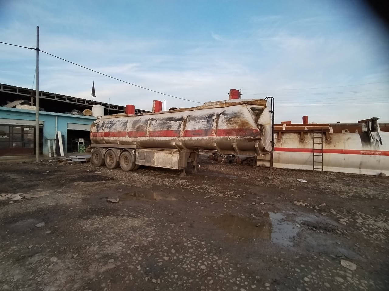 رضوان حداد تصليح الصهاريج والبوديات موصل صناعه بازوايا ***********، ***********
