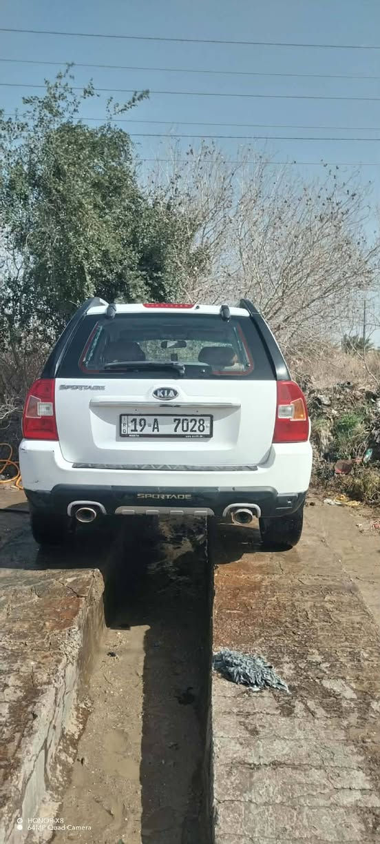 السلام عليكم
كيا سبورتج خليجي2010
مكينه 2000دوش
ضربه خفيفه قبق البانزين
رقم كربله بسمي انكليزي
مابيه نقص برغي حاهزه
السعر ١٣٠ وبيه مجال 
الشراي يتصل ب رقم ***********
