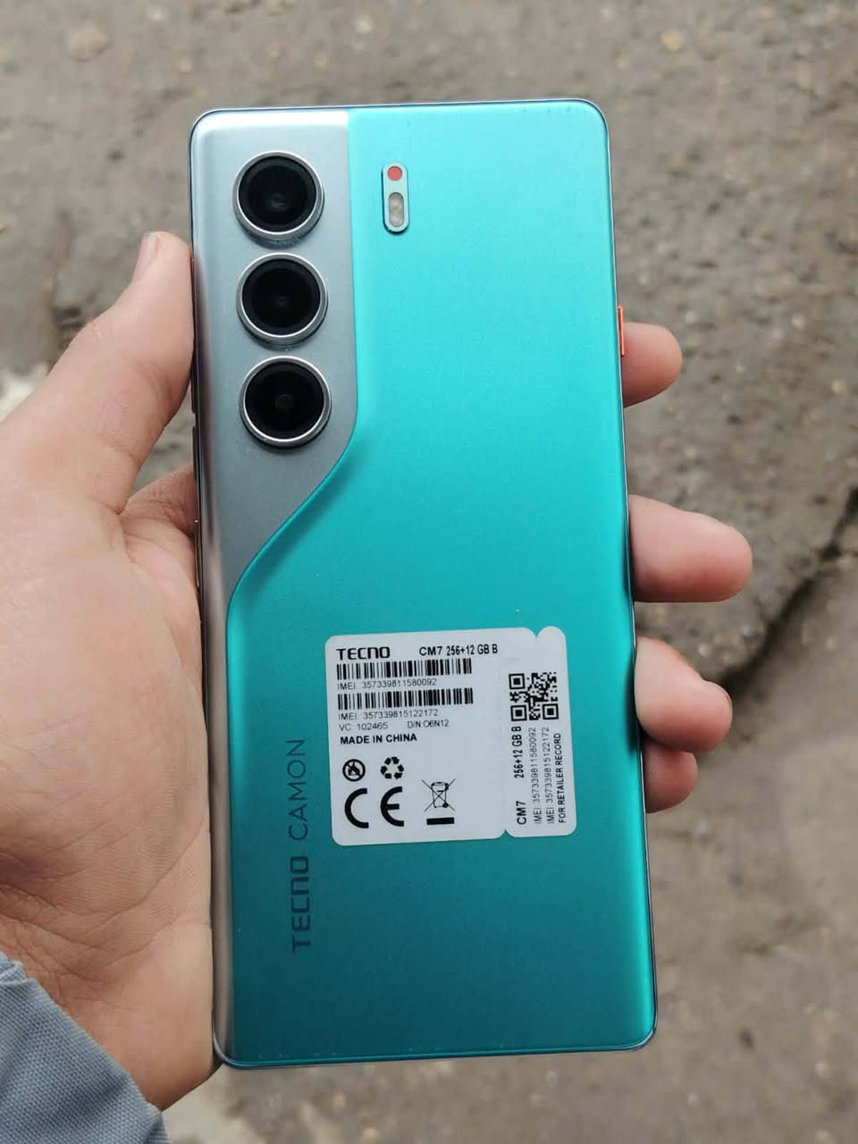 سلام عليكم موبايل تكنو كامون 40برو 5g 
رام 12+12 
ذاكرة 256 
كفر الجهاز الاصلي 
شاشة منحنية 
مقاوم للماء 
سعر خاص 
تواصل على رقم ***********
