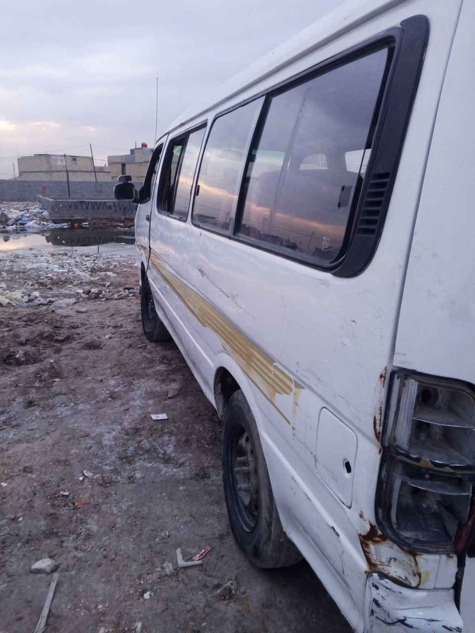 السلام عليكم 
بولارسن 2009
تحويل مباشر 
السعر 27
مكان السياره بغداد 
بيع او مراوس حسب القناعه
‏‪***********‬‏
