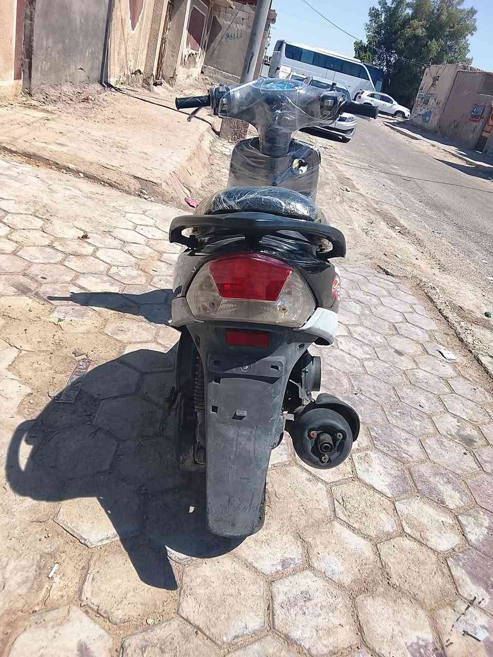 ماكس قجمه نكره سلف وهندر واشاير وسكنات وقفال صندوك كلشي شغال ماناقصه شي بس ستان نص سلف بلاد بوشه ٤٩  سعر ٥٠٠ مكان موفقيه رقمي ***********
