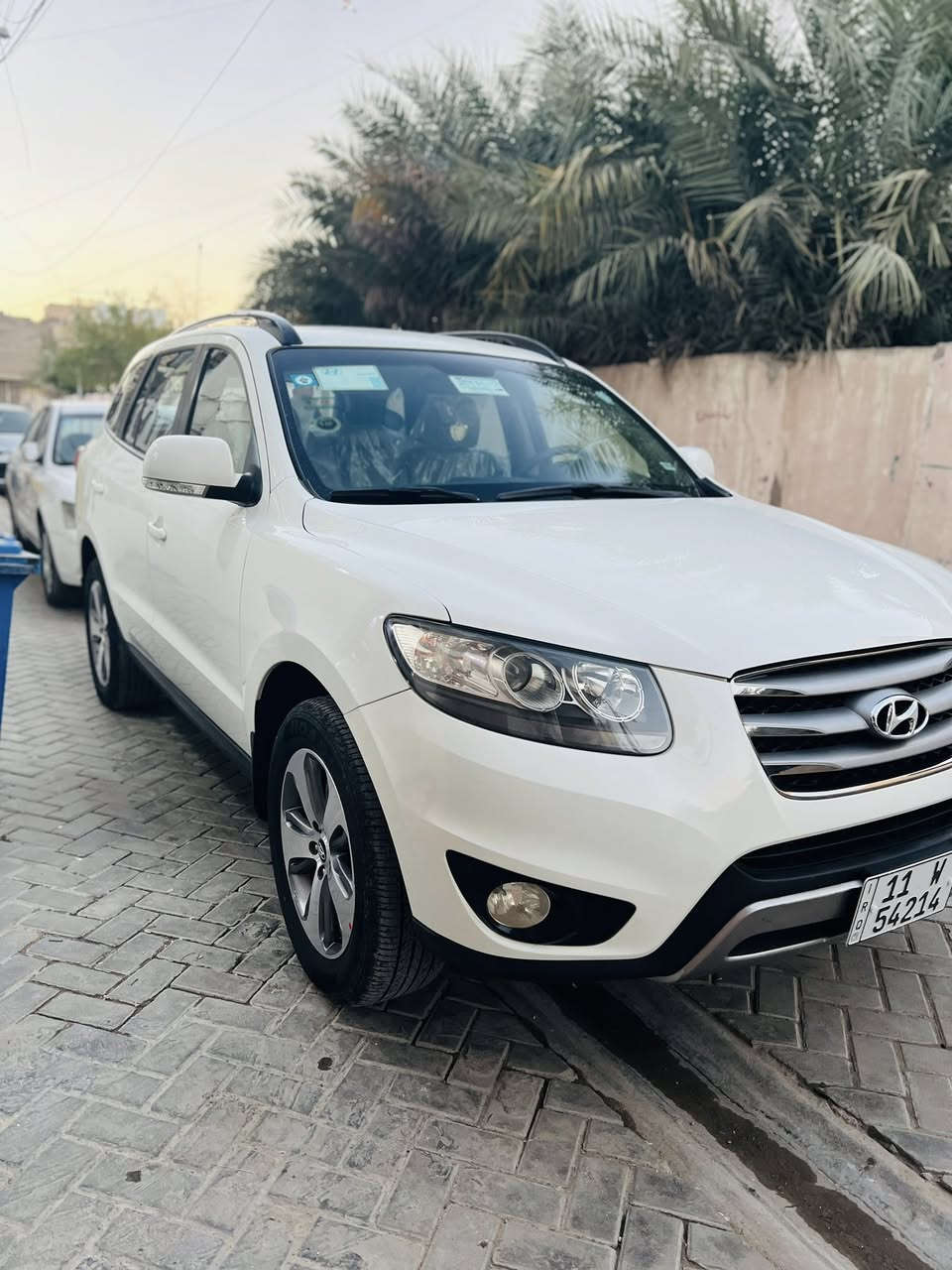 السلام عليكم سنتافيا 2012 خليجي شركه العامه
مكفوله كفاله عامه من الصبغ والضربه وبارد ورصعات 
كفاله عامه مكينه V6 سبعه راكب ثلاث قطع تبريد 
مري شفط اشاير بل مري فور ويل تحكمات ستيرن  
ماشيه 82 حقيقي تخم تاير صدر غراص الشركه كلهن موجودات المسجل والسويج الثاني ولفرشه 
بسمي رقم بغداد انكليزي 
مكاني بغداد 
***********
