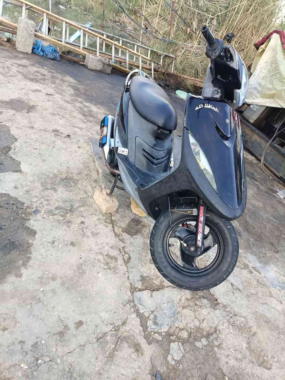 سلام عليكم للبيع ماكس عدله  رمبة كفالة عامة مكينة مامفتوحة ع لفحص كفر بلاد كلها دراجة مختمة مابيها كل نقص كاملة كهربائيات كلها شغالة وين ما يعجبك افحص مكاني ديوانية حي الوحده الثانيه رقم ***********
