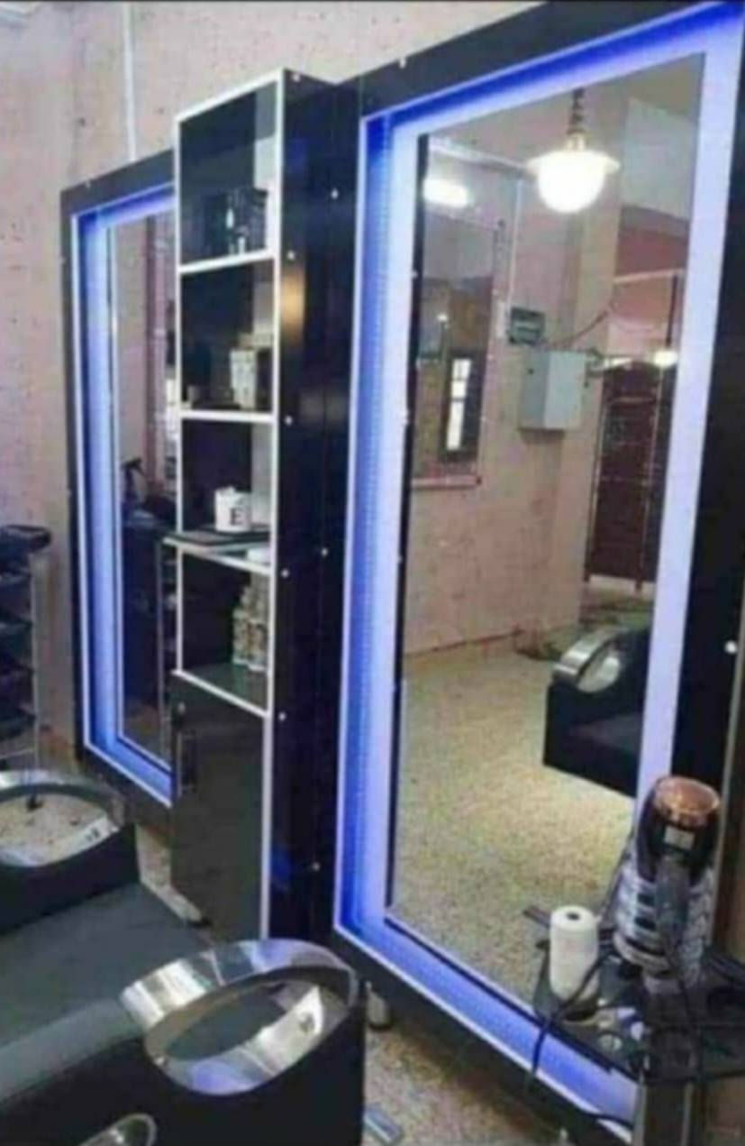 السلام عليكم كرسي حلاقه معه مرايات مكان بابل مدينه القاسم *********** ***********
