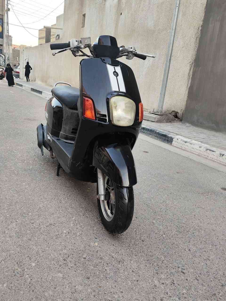 ماكس بوليسي كابريتر دراجه جديده ما مفتوحه كهربائيات كلها شغاله اي نقص ماكو عوزها باتري فقط عليها ويلكب اصلي تهم تاير جديد سعر600 وبيها مجال حق الجيه فقط الاستفسار *********** أو متواجد وتساب مكاني بصره حي شرطه قرب المعارض مال سيارات جديده مقابيل حيانيه
