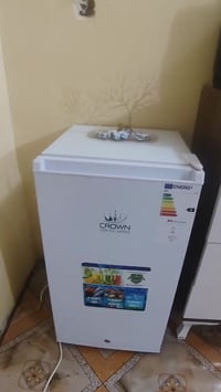 ثلاجة صغيرة • استعمال قليل • رمادي تأميم