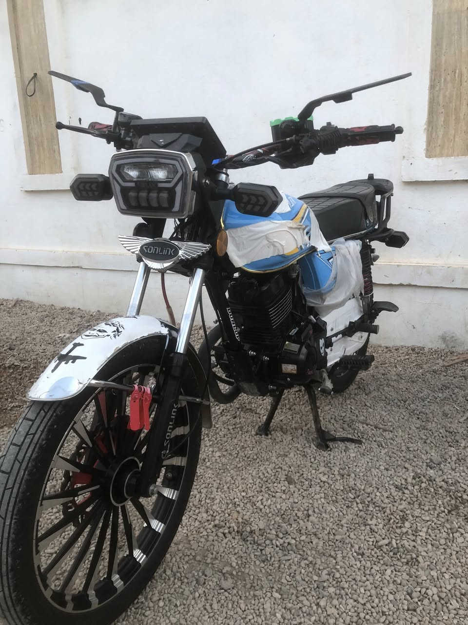سلام عليكم سونك 2025 محرك200cdf ضاقطه وزنجيل يعني بدون رجه دراجه محركها مكفول وين متيد افحص 
…ملاحضه الويل الخلفي بس شوي عواج 
'…سعر 850 الاستفسار *********** ما متواجد ماسنجر فقط واتساب او اتصال♥️
