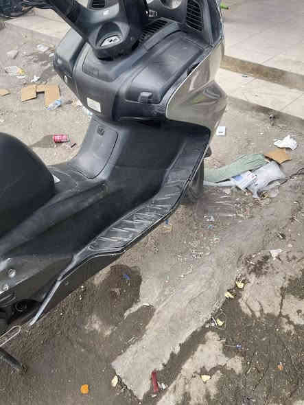 السلام عليكم 
دراجه سلفرونج محرك 600 الدراجه كامله بدون اي نقص. 
يرادلهه فقط بوليش كفرات مكان الدراجه بغداد الرشاد الي يحب يستفسر التواصل واتساب فقط السعر 16 وبي مجال بعد المعاينه 

***********
