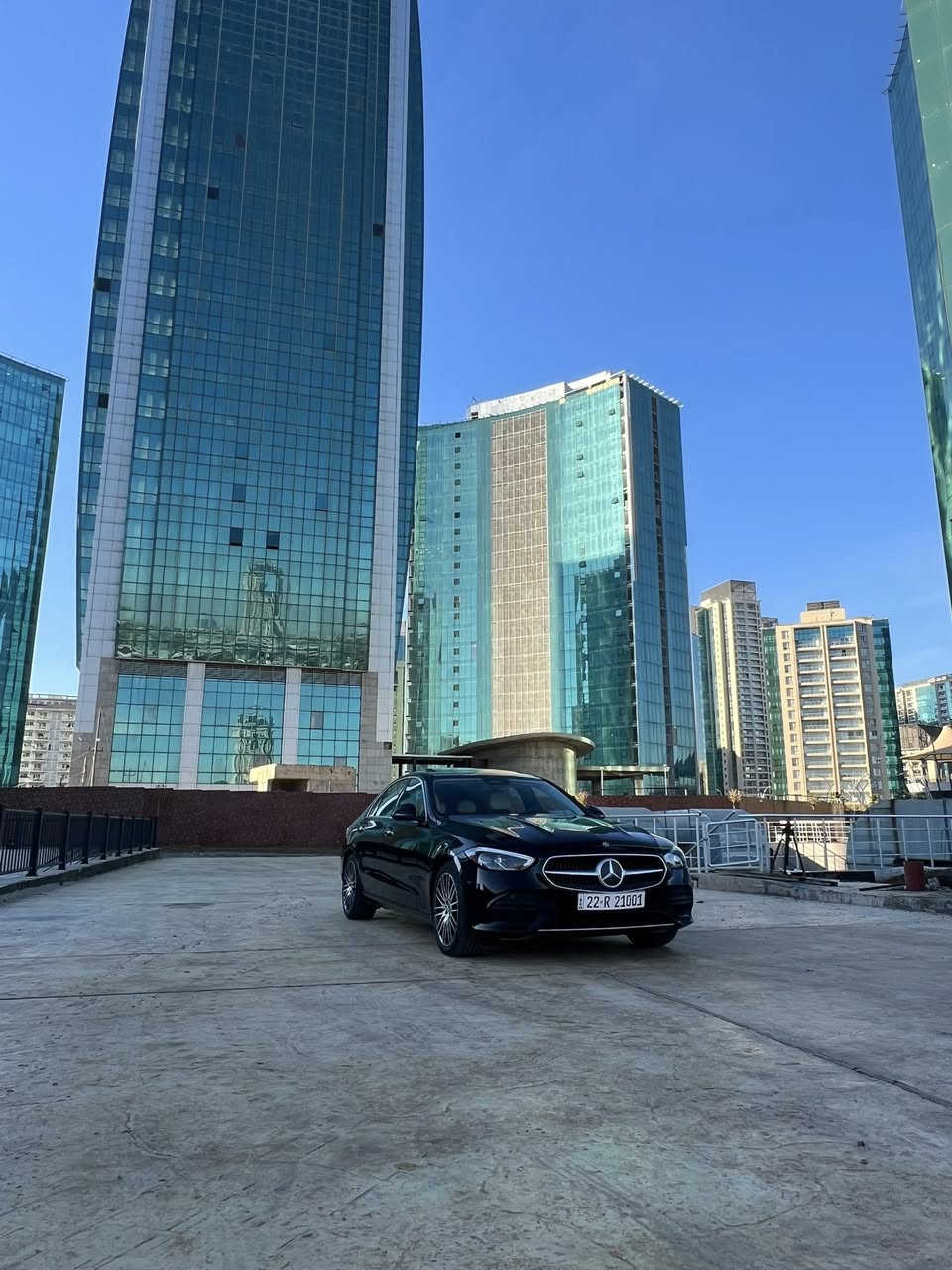 � مرسيدس C300 – مواصفات كاملة

🔹 محرك 4 سلندر توربو
🔹 سعة المحرك 2.0 لتر
🔹 قوة تقريبًا 255 حصان
🔹 ناقل حركة أوتوماتيك
🔹 دفع خلفي / أو رباعي (حسب الفئة)

✨ مواصفات الفل:
✔️ شاشه وسطية كبيرة
✔️ شاشة عدادات ديجتال
✔️ كاميرا خلفية
✔️ رادار + نظام تفادي التصادم
✔️ تحكم بالمقود
✔️ تشغيل بصمة
✔️ مقاعد جلد كهرباء
✔️ تكييف أوتوماتيك مزدوج
✔️ إضاءة LED
✔️ أنظمة أمان متقدمة

🚗 سيارة فخمة، مريحة، واعتمادية
مناسبة للاستخدام اليومي والسفر

📲 للاستفسار: ***********
