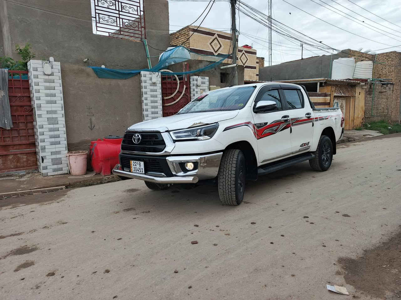 السلام عليكم تويوتا فورويل موديل 25 كفاله عامه على وضع الشركه يعني زيرو اوتوماتيك رقم اربيل تحويل مباشر يعني لا براء الذمه ولا شيء فول مواصفات شاحن اواكس تبريد تدفئه كشنات رادار بيع ومراوس 
العنوان ذي قار الفجر 
السعر المطلوب 350
تلفون ***********
ضمان ثلاث سنوات تبديل دهن على الشركه
