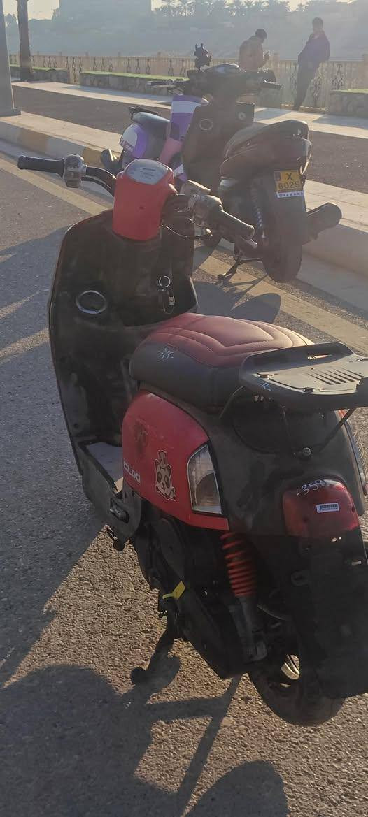 سلام عليك
دراجه بوليس (2010)
الدراجه جديدة كلش مكفوله من كلشي 
مصارلها شهر من نازله من الرمبه 
الدراجه ( كابريتر) 
.
.
مكاني ديالى بعقوبه 
 رقمي موجود واتساب (***********)
