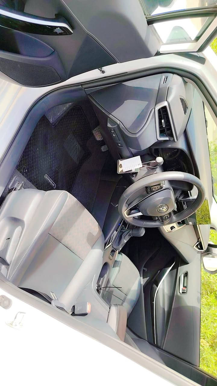 كورلا هايبرد ٢٠٢٥ مكفولة كفالة عامة من الضربة والصبغ والبارد بسمي ماشية ٩ الاف السعر ١٥٧ وبيها مجال ***********
