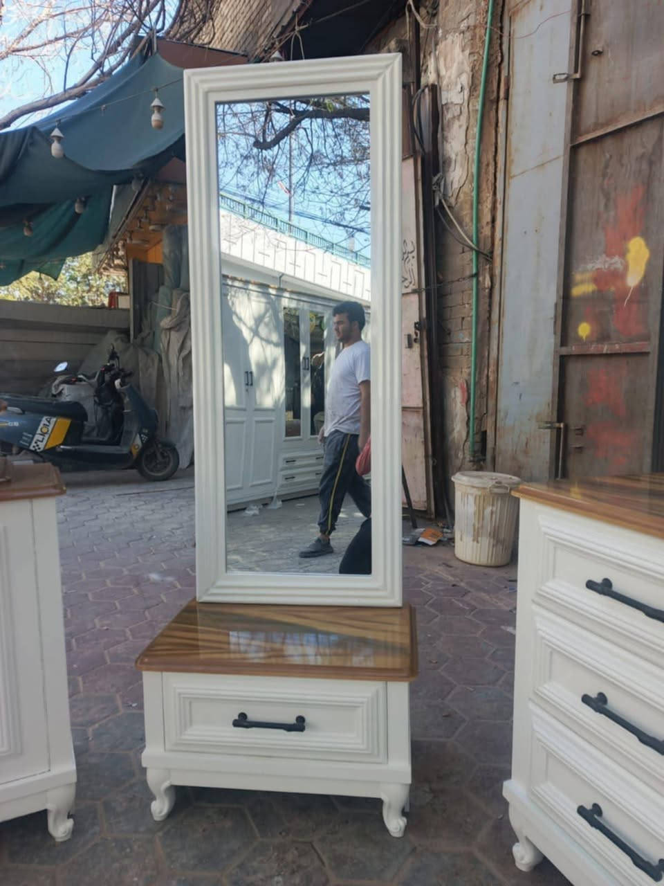 غرفة نوم اخشاب شكل تركي جديد حسب الطلب سعر، الغرفه مليونين و٩٠٠
بغداد الصالحيه توجد خدمة توصيل


**إذا كنت صاحب هذا الإعلان وتريد حذفه لأي سبب، رجاءا أرسل رسالة إلى الدعم الفني**