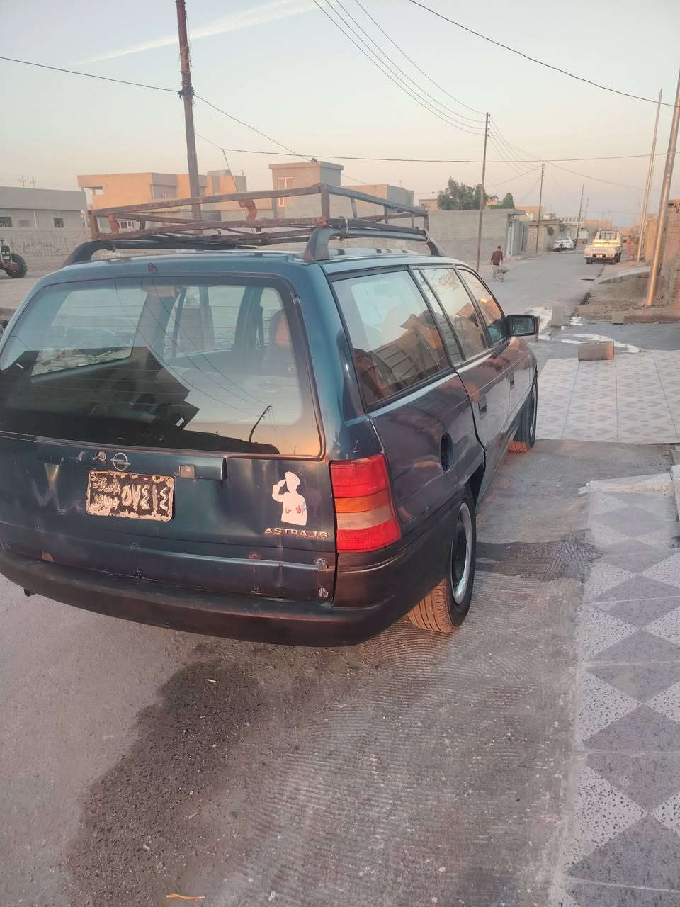 سلام عليكم سياره وبل استره حجم18 كير محرك بدايه صرف تخم تاير حاديه جديده ساره رقم دياله يرهم مراوس ونقدم سعر 25 بيها مجال بصيط مكاني تكريت ***********
