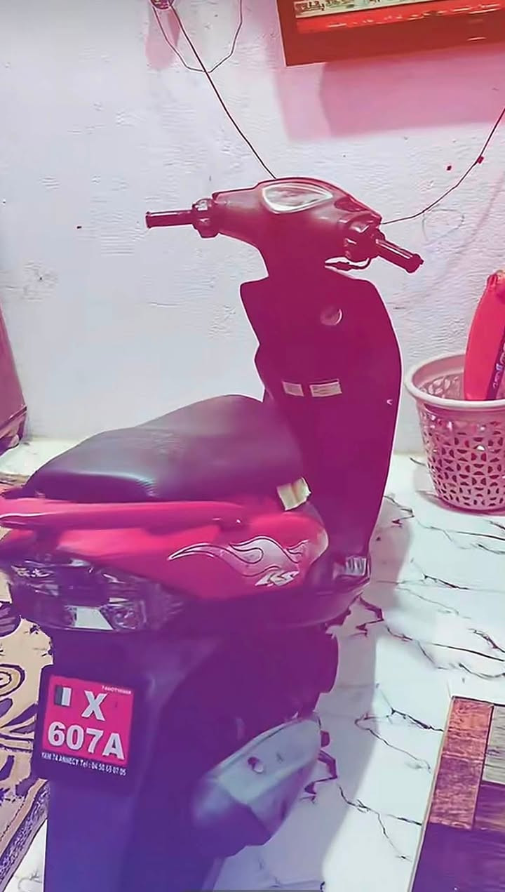 السلام عليكم ماكس عدله رمبه 
نظافة فول ملاح فول دراجه كلش جديد صارله سبوع طالع حاويه
ضمان مكينه سنه لا مفتوحه ولا مشتغلين بيه 
عنوان الدراجه بصره زبير
***********
