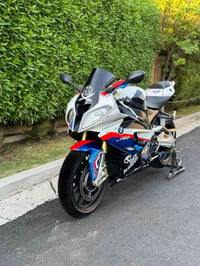 لبيع BMW S1000RR موديل 2012 ياباني بدون حادث دراجه كفاله 3 نسخ سويج بل...
