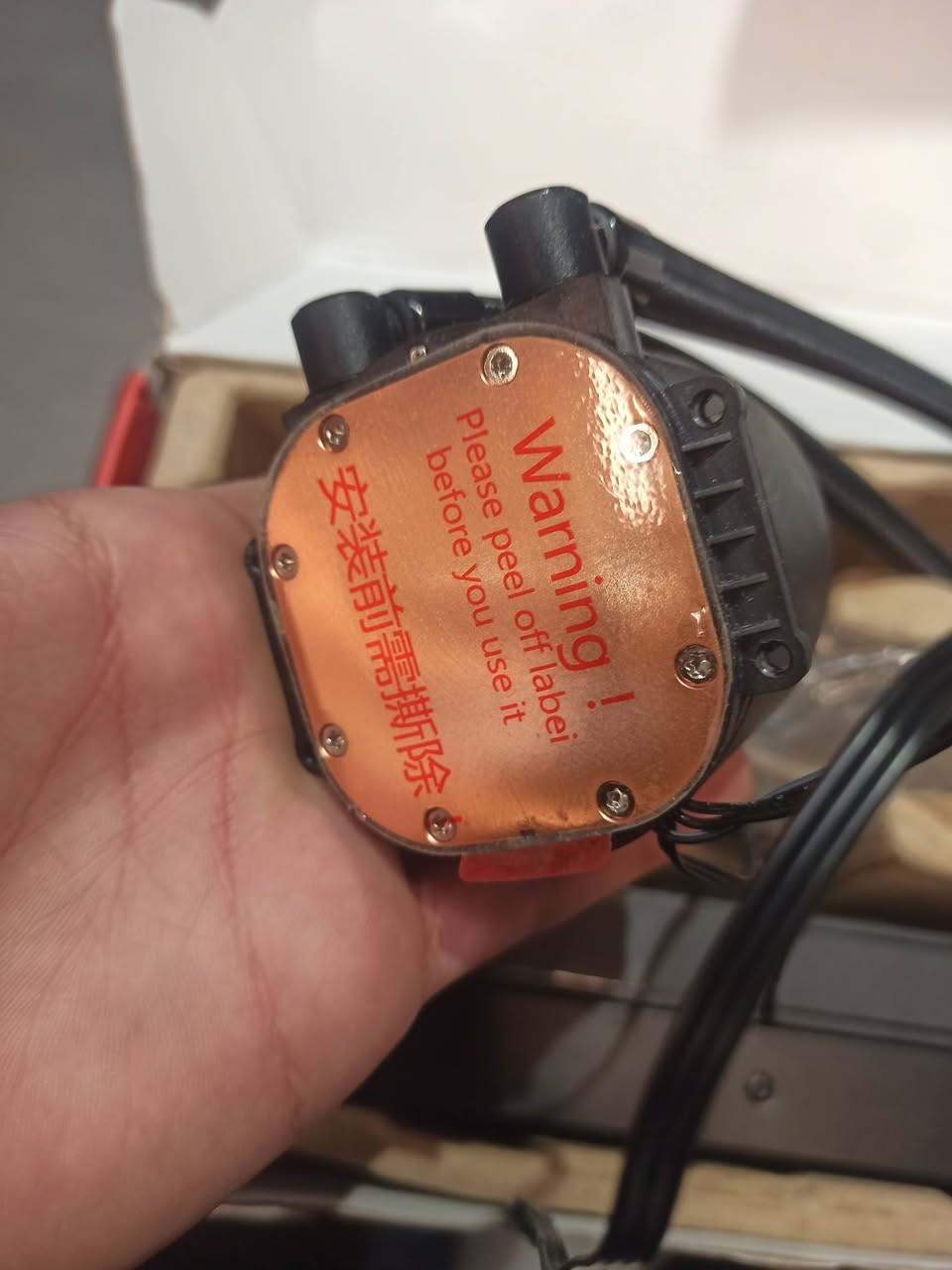 سلام عليكم 

كولر مائي للبيع 240aw جديد 
مع كامل ملحقاة و غراضة لوك ما مستخدم 
انطيني سعرك 
توصيل موجود لكل محافظات العراق 

رقم الهاتف ***********
واتس اب ***********
