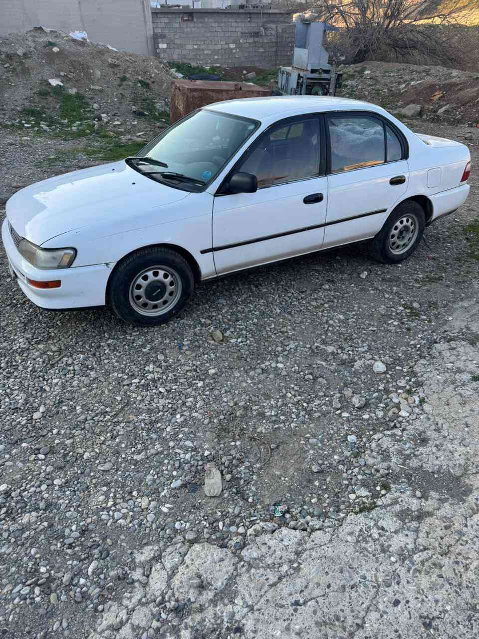 کرۆلا مۆدیل ١٩٩٦  گێر ئۆتۆماتیک 
یەک پارجەی پەمپە 
هەیکەلی زۆر جوان ماوەتەوە 
ئارم سلیمانی بێ خەرامەیە 
گێر و مەکینە بەشەرت 
***********
*********** بشدار, السليمانية
