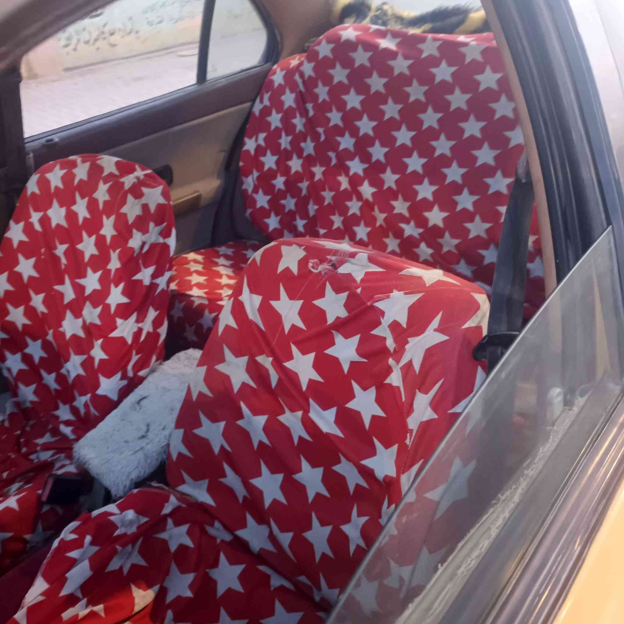 السلام عليكم سمد للبيع رقم احمر سياره جاهزه مكينه جير حداده عنوانه بصره قبله السعر 10 وبيها مجال رقم ***********
