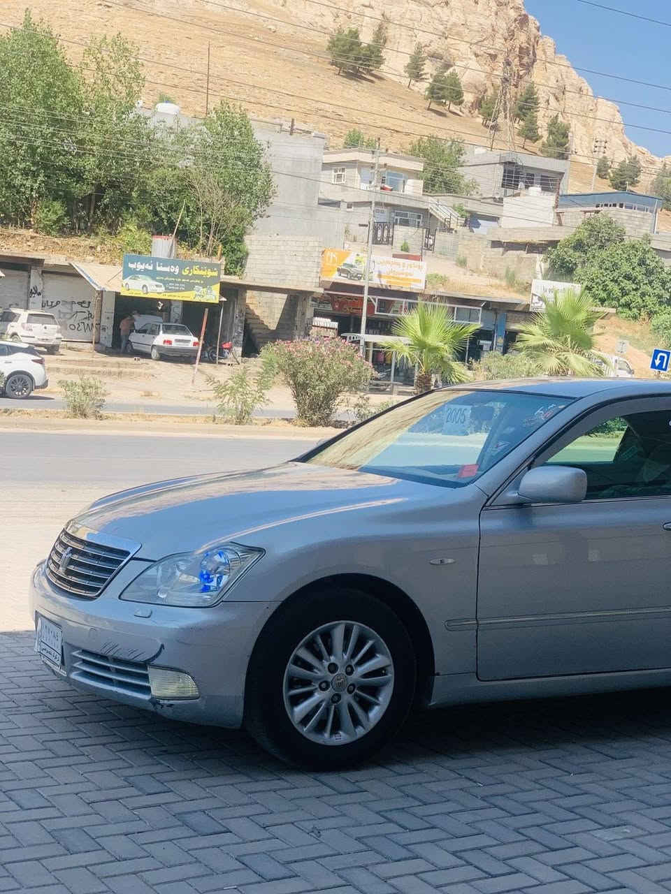شاهینە ڕۆیاڵ بڕاوە 2005
لۆک لۆک بێ چاڵو شوخ   سعری  45گەڵا 
بەحری ناوزەرد
182گەورە بەگەورە
2دووگمە سوکان کارەبا
دوو کوشن کارەبا
کامل مەسرەف 
تەبریت ساردوو گەرم بەشەرت
برێکی بەسراو 
تایەوویلی تازە
بێ چاڵ بێ شووخت 
بێ داعمو لێدراو بێ قرچ 
سەقفوو کەڤەرو شەنسی بەشەرت 
1پارچە بۆیاخی هەیە 
بۆیاخ ئەستورە  
***********
شوێن هەڵەبجە 
گۆڕینوە لەسەر دڵ گرتن       سعری 45$
