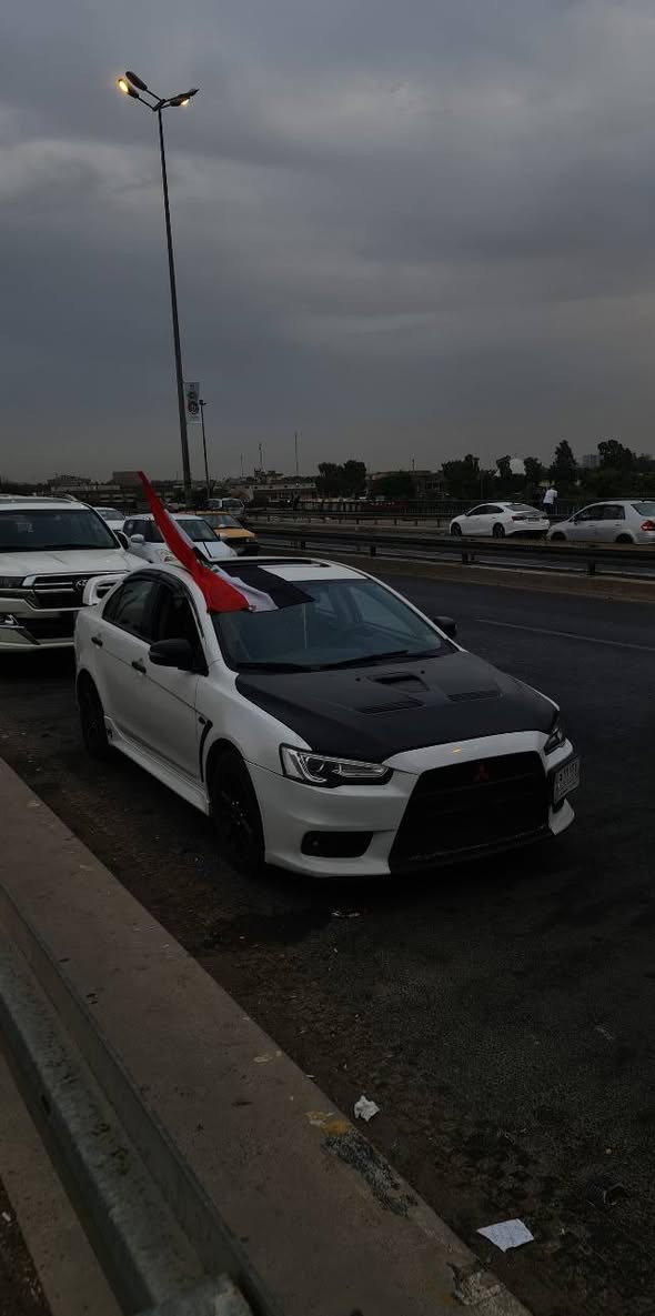 سلام عليكم شباب
لانسر قرش 
موديل 2016
مكينه 2.0
محدثه كت كامل ايفو
دعاميه امامي EVO 
بنيدEVO
سبايدر EVO
دعاميه خلفيه ralliart
لايت امامي دزاين اودي متغير
بكلايت دزاين اودي سموك
عليها اناره جوه سياره محيطيه RGB
مبرمجة تحديث اوبشنات كامل
بيه صبغ ربع جاملغ السايق (موجوده الصور)
حادث امريكا فقط بنيد ومحدث ايفو
م/رقم جديد سنوية جديدة

***********
بغداد/المنصور
