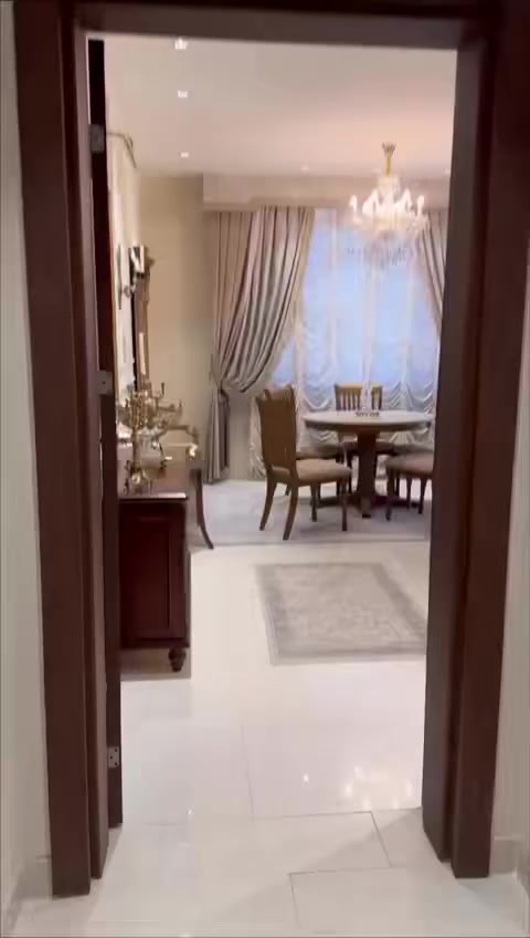 شقه في مجمع هاي كلاس ( السيديه ) #للبيع
مساحه الشقه 162م مع البالكونا
الطابق التاسع 
نظام الشقه ( سمارت ) 
مطله على الشارع العام ( موقع مميز ) 
الشقه تسلم بشهر التاسع جاهزه و كامله للاستخدام و السكن
سعر العقار 370 مليون 
العقار طابو صرف تحويل مباشر غير مرهون و غير محجوز

للاستفسار 
*********** 
***********

واصل من سعرهة 102 مليون 
الباقي اقصاط كل شهرين 3مليون
