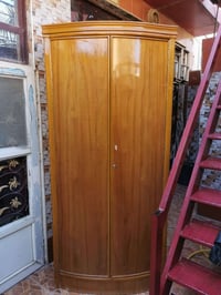 زاويه • نظيفه • بابين