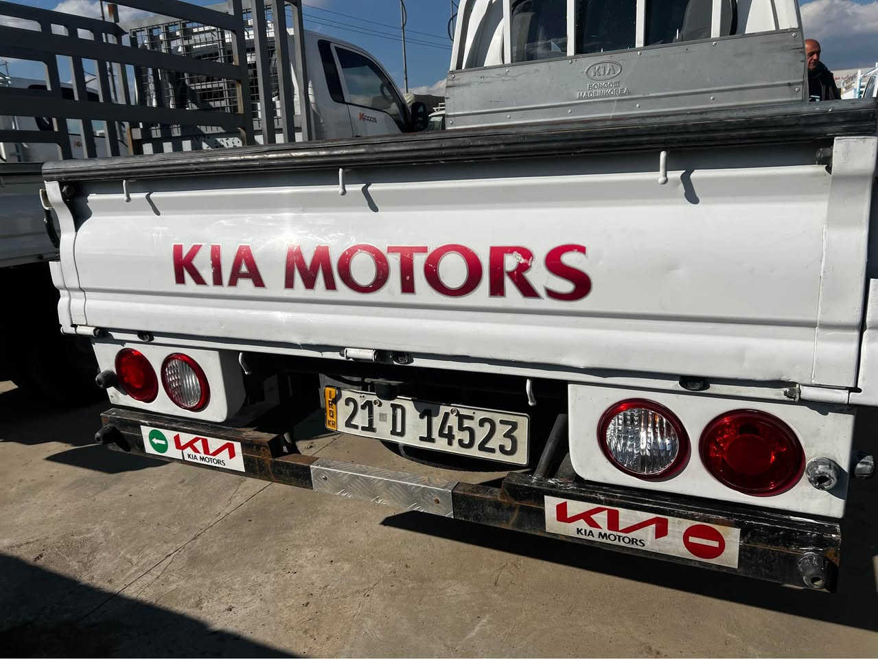 کیا ٢٠١٥
دەبڵ قەمەرە 
سەنەوی تازەتا ٢٠٢٩
 بێ بۆیاغ بێ کرانەوە
سەیارەکە تابڵێی تازەیە 
گێڕو مەکینە بەشەرت 
***********
***********
150$
سلێمانی السليمانية, العراق
