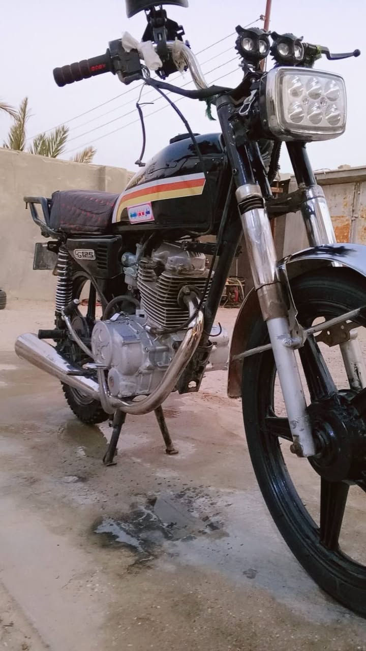 دراجة للبيع خمسة كير دراجه نضيفه شرط الفحص كهربائيات شغاله الدراجه جاهزه السعر 350 وبيها مجال العنوان البصره الاستفسار ***********
