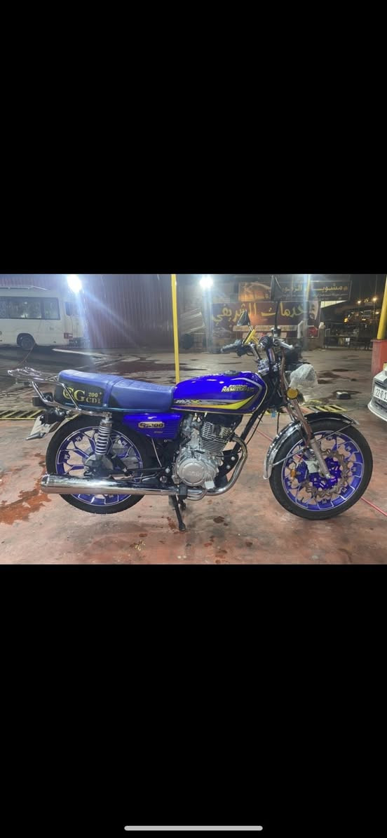 السلام عليكم شباب دراجه ايرانيه (نامه برو) 2025 المحرك 200c الدراجة بيها بصمتين وسويجين والدراجة نظيفه بمعنى الكلمه وتجي شوف بعينك 
مكاني بغداد الحسينيه الراشديه قرب دائره المرور 
رقم الهاتف ***********
