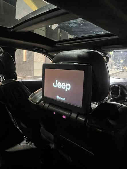 السلام عليكم جيب موديل 2014 سومات فول موصفات بيه صبغ عام بدون شواصي بدون دواخل مكينه 5700 كفاله كير كفاله صدر جديد امامي خلفي رقم بغداد تحويل ثاني يوم سعر 139 ورقة وبيها مجال بسيط *********** مكاني بغداد شارع فلسطين
