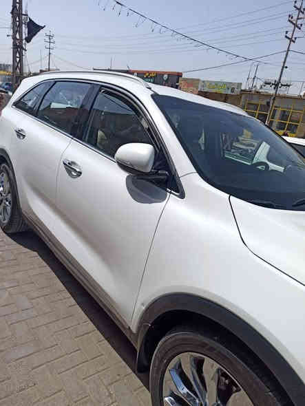 سلام عليكم 
سورنتو 16خليجي سته سلندر المكينه مفتوحة بيه تبخير بدون تنقيص بيه صبغ بالچاملق الامامي جهة السائق والباقي شوف العين 
السعر173 للاستفسار ***********
