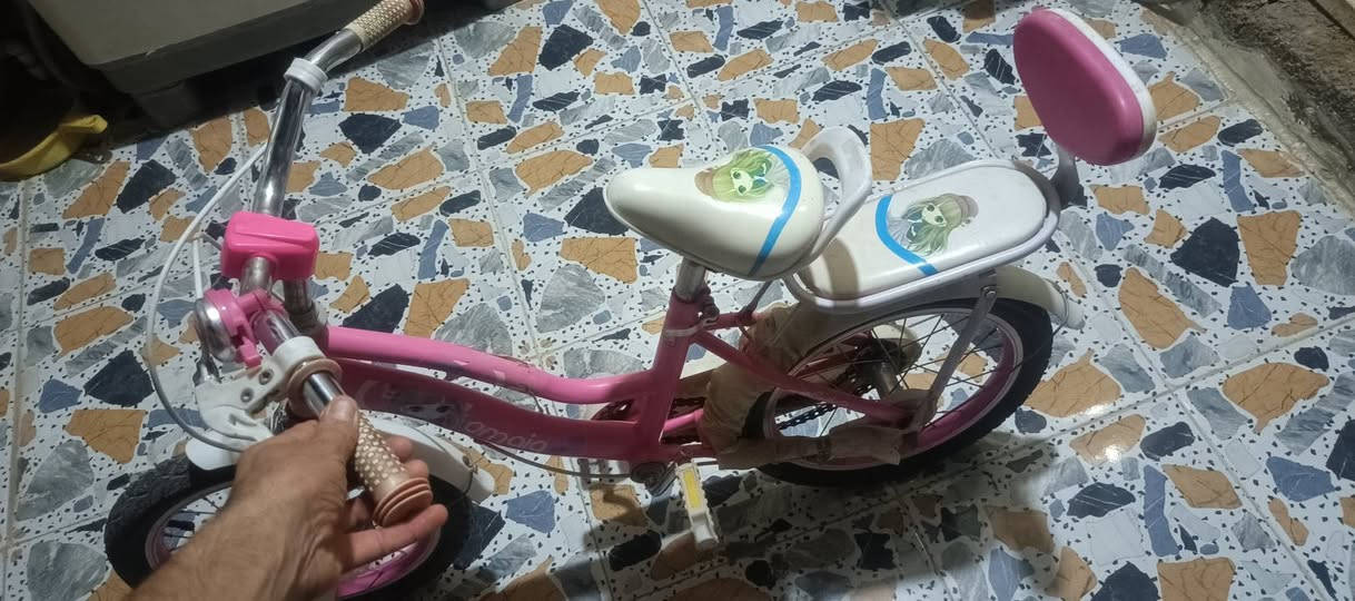 بيسكل بناتي الحجم ١٨ سعر ٤٠ جديد بعده


**إذا كنت صاحب هذا الإعلان وتريد حذفه لأي سبب، رجاءا أرسل رسالة إلى الدعم الفني**