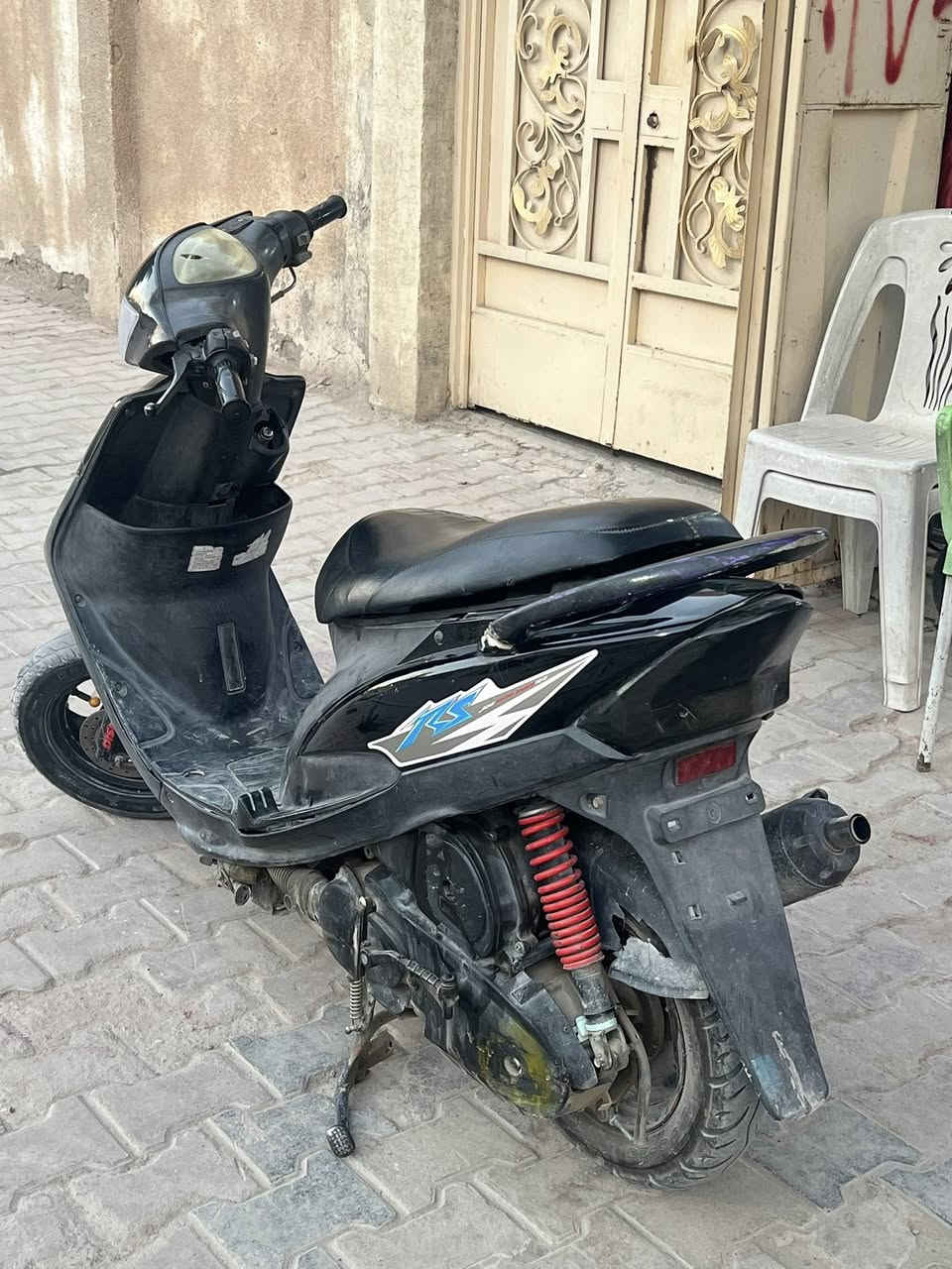 سلام عليكم ماكس عدلة موديل٢٠٠٧ للبيع او مراوس السعر ٧٥٠وبيه مجال حك الجية دراجة حلوه ونضيفة مكينة جديدة مال حاوية شعلة ومعدل كهربائيات كله شغالة بيه صوت خفيف بلكلجات مابيه كل نقص كامله من كلشي كفرات البلادية موجودة بيه صالصنهfmمكاني كربلاء حي العباس الفرع الاول هاتف***********
