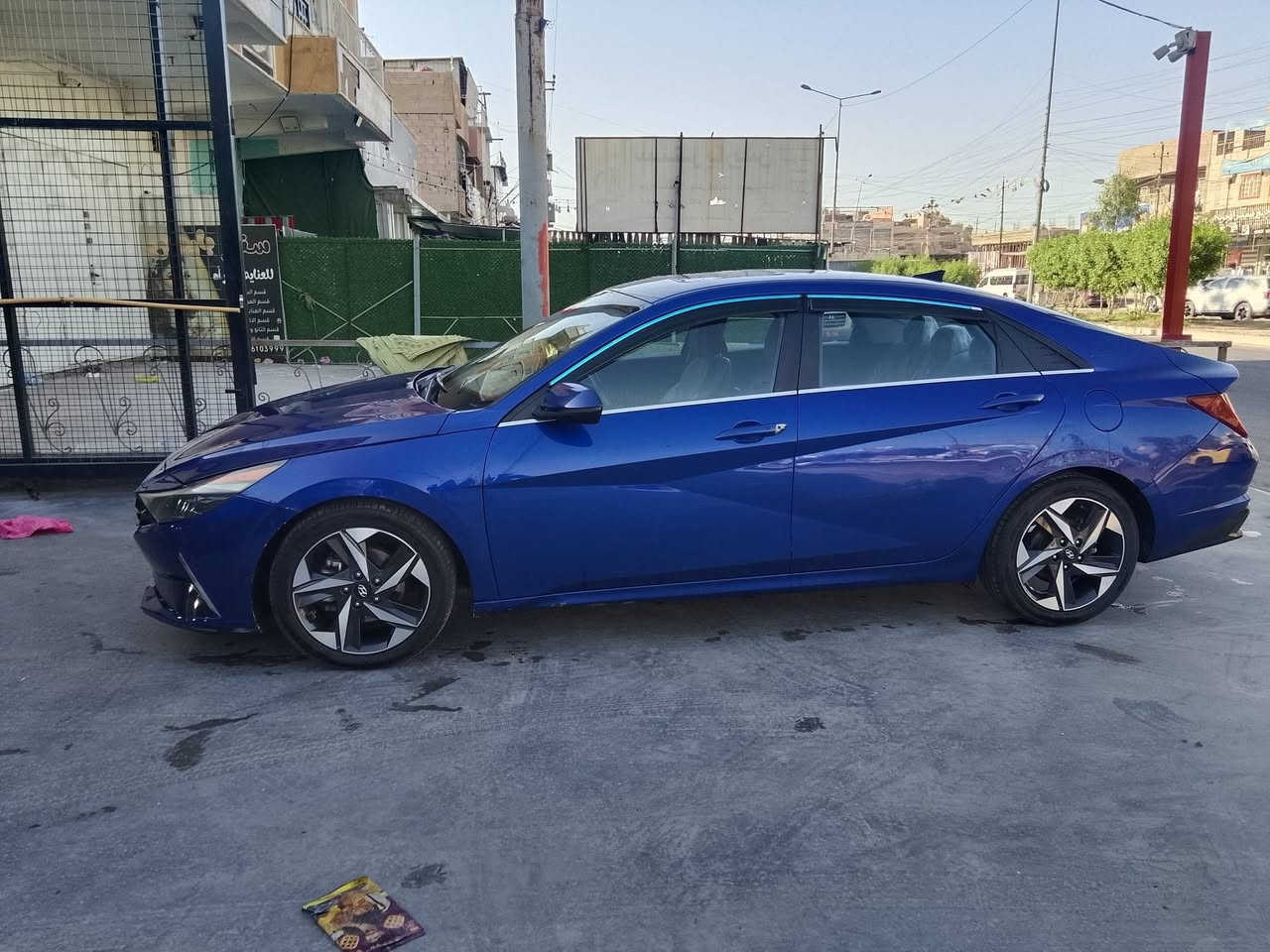 السلام وعليكم 
الانترى وارد امريكي 2022لمتد رقم دولي بغداد بسمي 
 حادثه مبدل بنيد وبيه تلحيضات بسيطه راجعات بارد بدون صبغ
كير مبدل ايتي 
فتح سقف 
مانع انزلاغ 
تحكم بل مري 
كشنات تدفه 
تشغيل عن بعد 
شاشه متصله 
اهوي بعد بيه فواصفات 
السعر 35وبيه مجال 

رقم الهاتف ***********
باقي التفاصيل راسلني واتساب ادزلك صورة السونار
