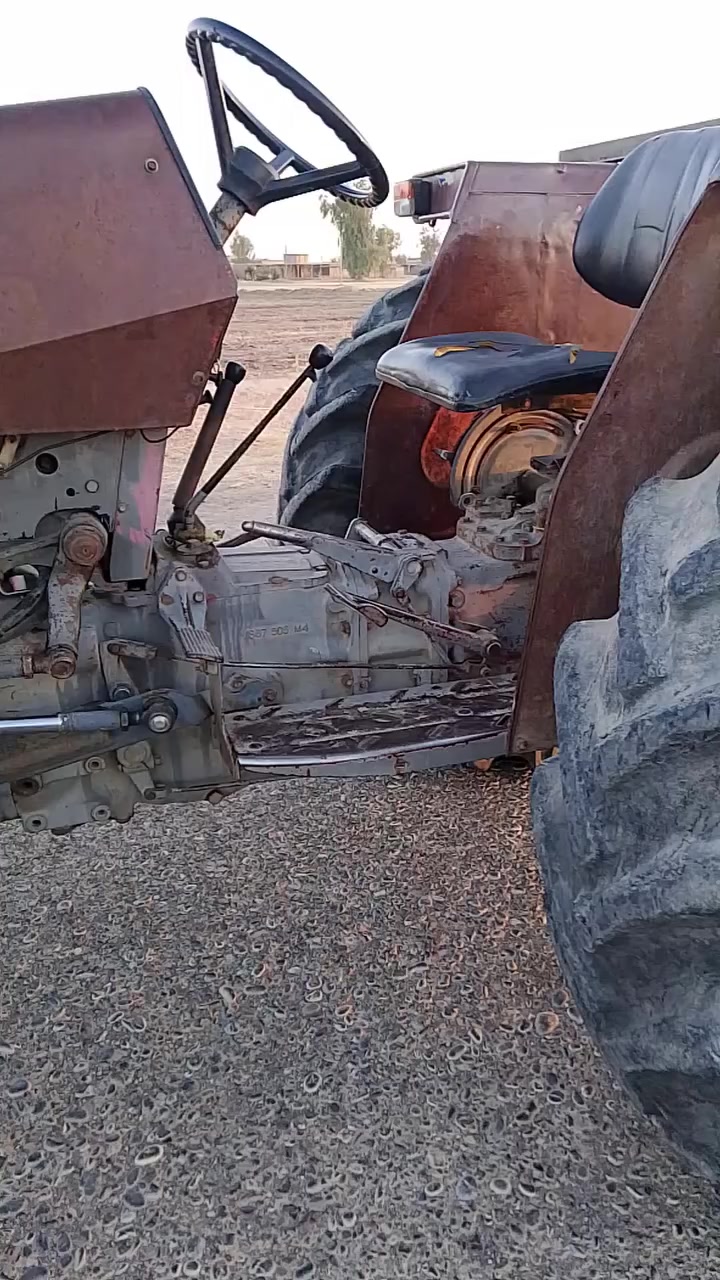 للبيع فورگسن انگليزي 275
گير اكسل محرك شرط 
محرك تجفيف جديد 
رقم سنويه اربيل 
بدون تحويل صاحبه متوفي 
السعر 9,250
عنوان داخل كركوك 
***********
