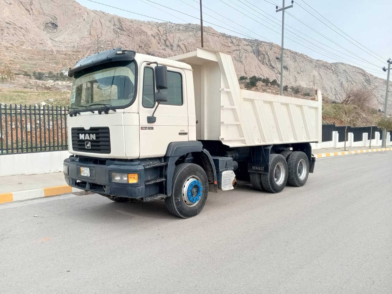 مان سەقەر1996
ڕەقەم کەرکوک
مەکینەی 370گێڕ151
مەجموعەی نیوجیئێف ژێرلاستیک
سعر230
***********
