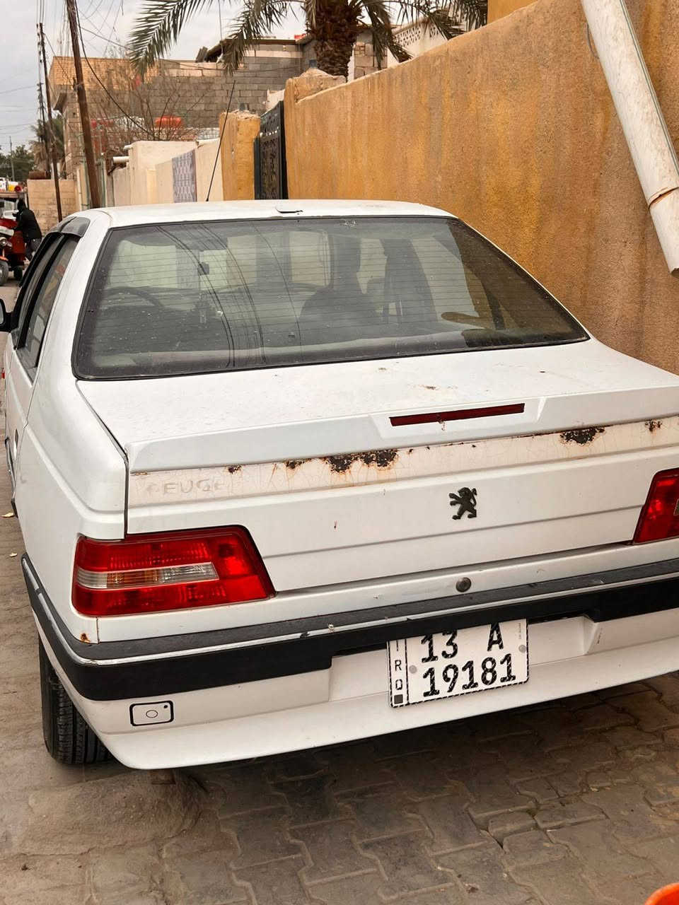 بيجو 405 بأسمي موديل 2014 تبريد تدفئة سنتر لوك شغال كهربائيات كلها شغاله وين ماتريد ترايك، سعرها،39،وبيها مجال قليل  *********** مكاني البصرة الحيانية البصرة, العراق
