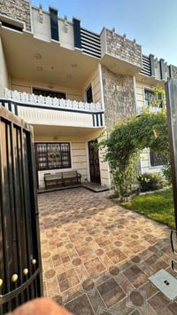 * ————-  البيت متكون من ٥ غرف نوم  ٣ فوك بطابق الثاني و٢ في الارضي الي...