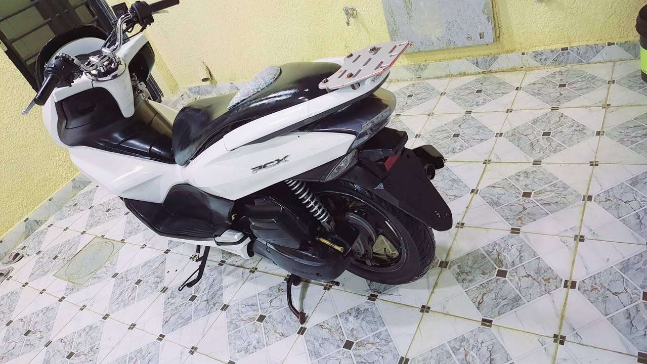 السلام عليكم دراجهpcXللبيع كلشي شغال بيه شراي يجي ويدلل ***********
