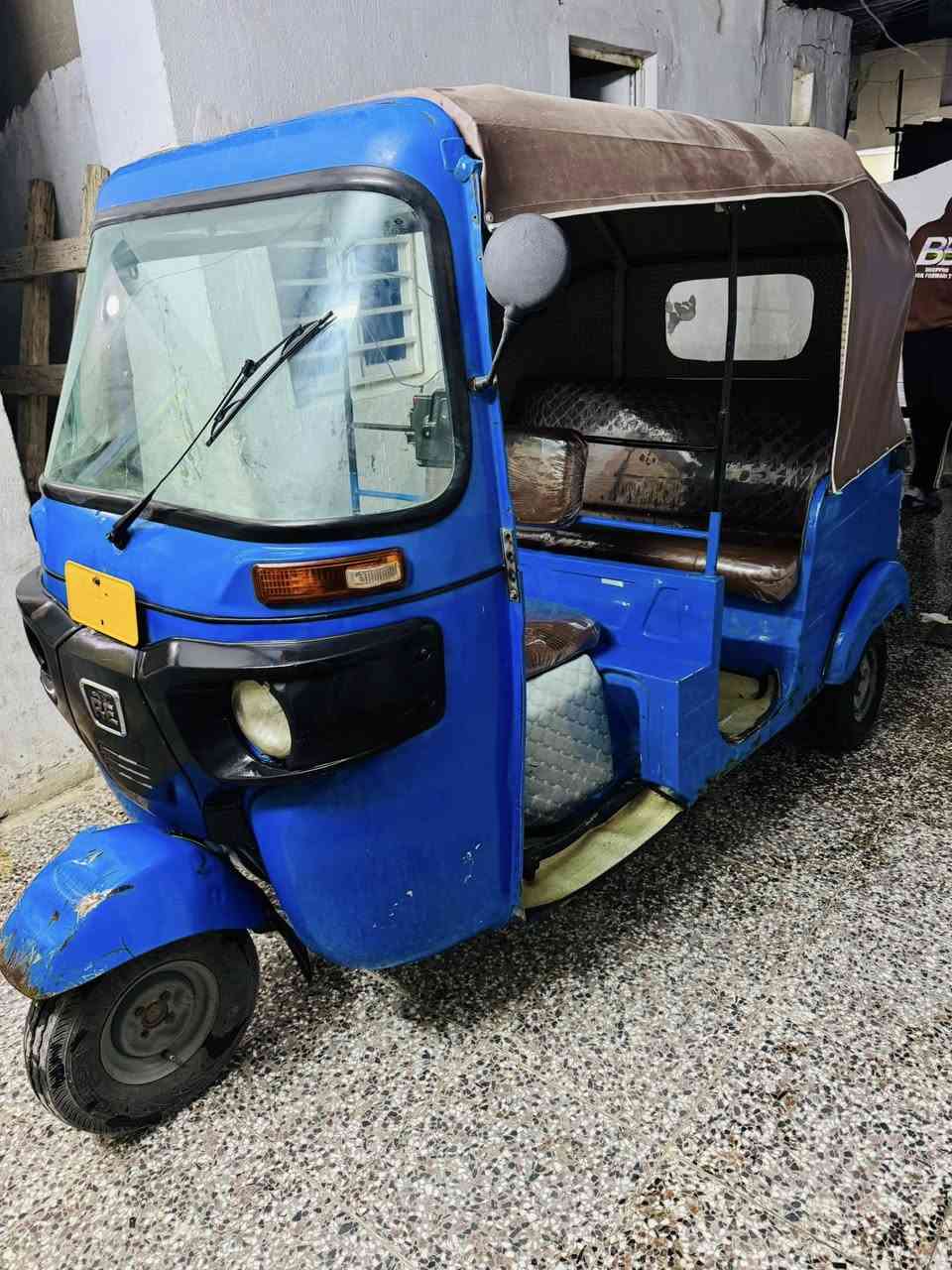 السلام وعليكم تكتك موديل 20 اوراق مو رقم واوراقه ضايعه والوراق يطلعن مو ما يطلعن والتكتك اكفله سرقه وعشاير وكلشي ومكينه كفاله لا تنقيص ولا تبخير وهاي والكشر هذا كدامكم مكاني الامين ثانيه ‭0774 973 4659‬
