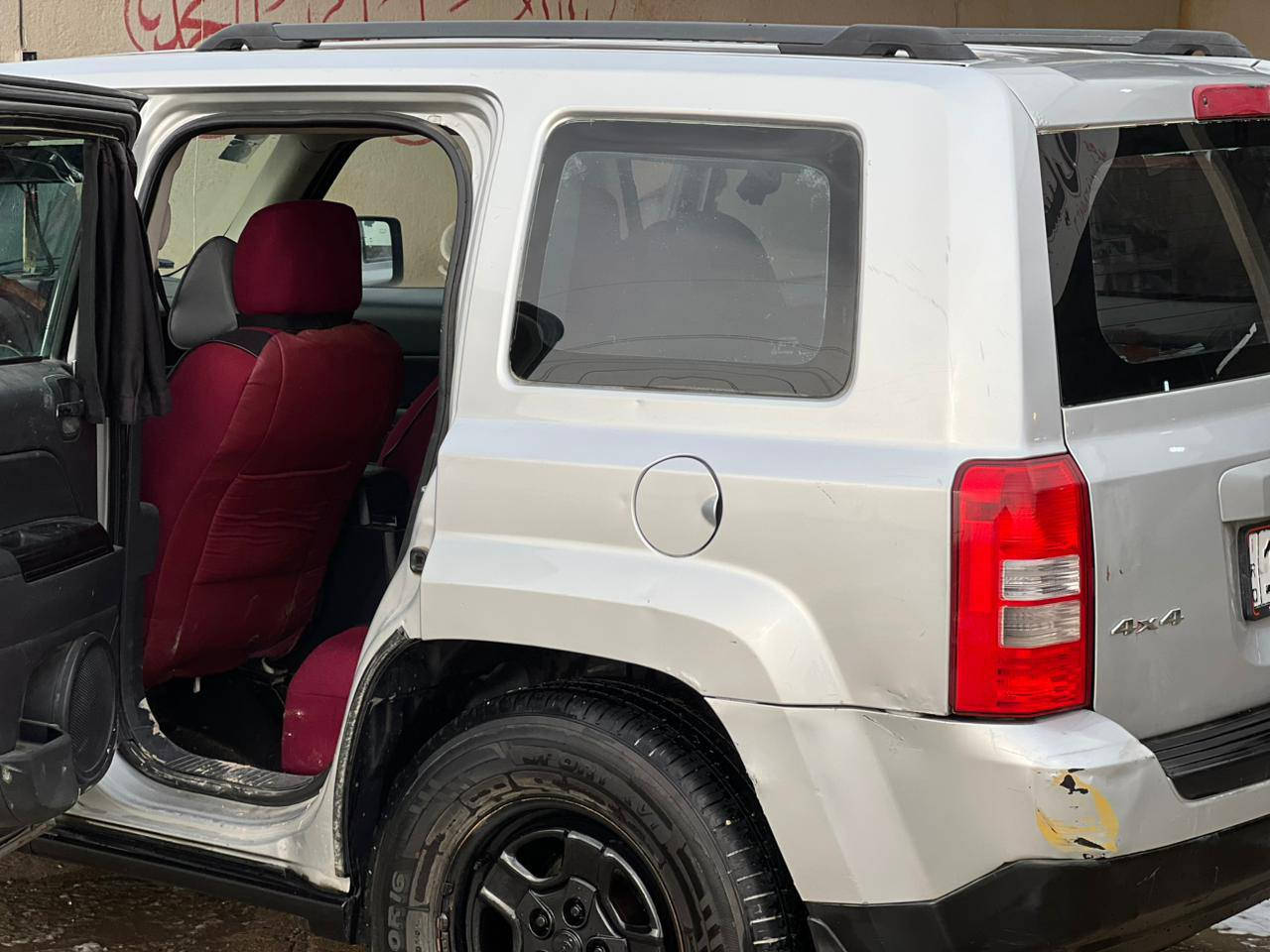 السلام عليكم باتريوت للبيع 2014رقم بابل بسمي انكليزي محرك وكيير كفاله حداديه  تخم تاير  جديد توني شاده بيهه رشات صبغ ابيع احزام اكفلهه عيب شرعي وضربه قويه السعر 80 و بيها مجال بصيط ***********///***********
