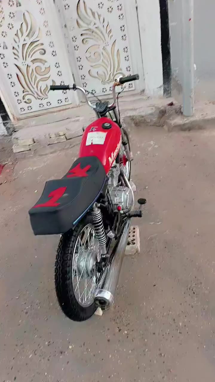 سلام عليكم دراجه اربعة كير مديل 18 سكنر السعر انتصل على الرقم ***********
