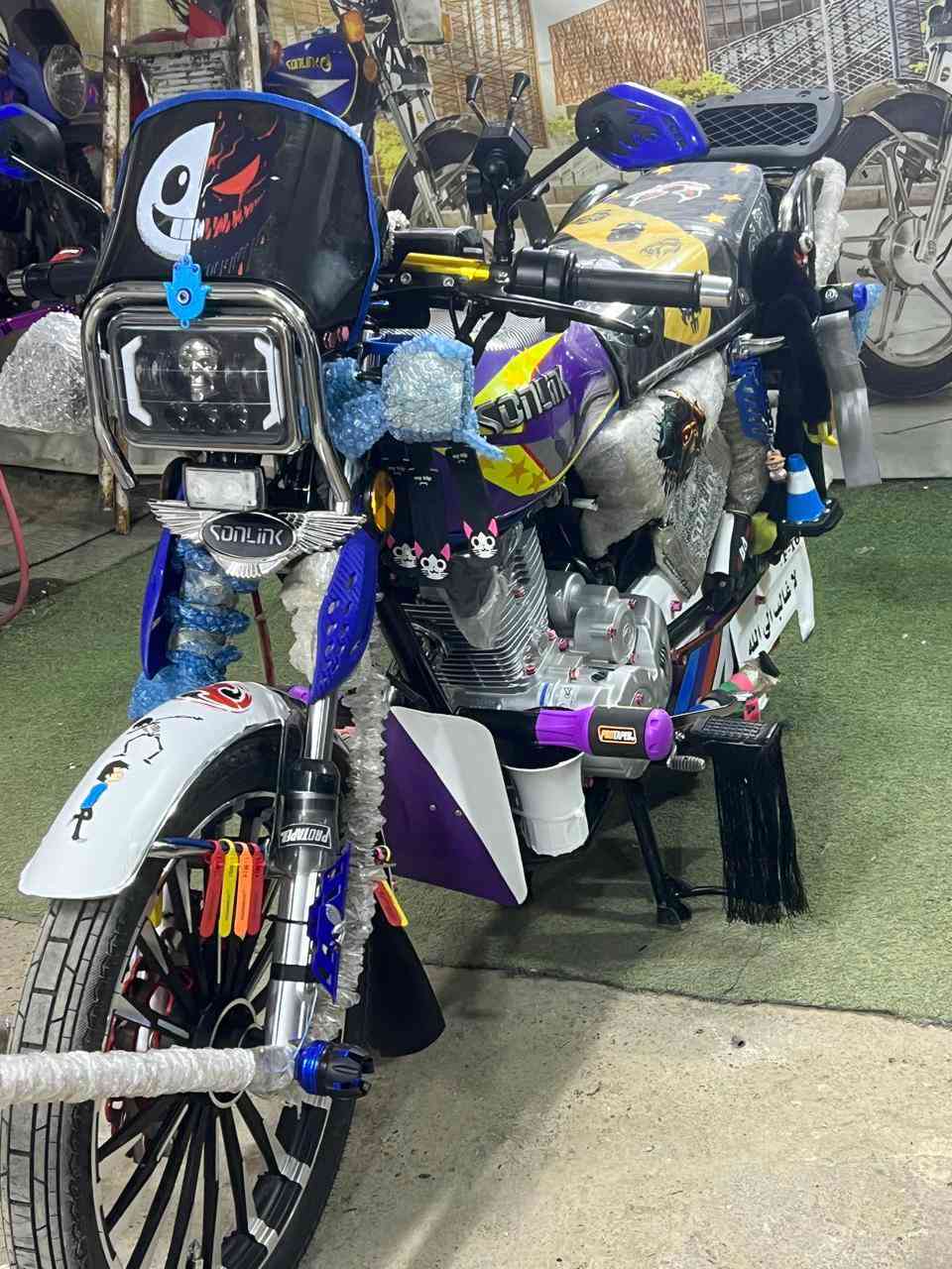 السلام عليكم ❤️‍🔥🧿
دراجه سيفان 2025 

دراجه مرتبه فول مجنبزه.

محرك 150cG

شلعه ومعدل شك الكاع

الله شاهد دهنه كله أم زويل

وبانيزن محسن

مكاني بغداد الطارميه

السعر مليون و 200

الهاتف:‏‪0780 671 3583‬‏
