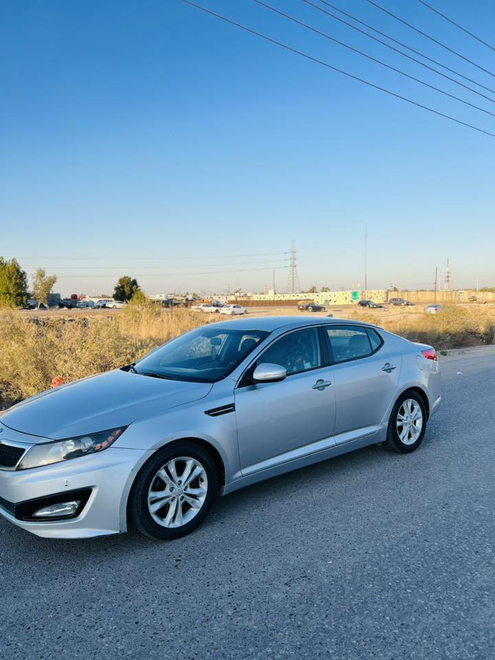 سلام عليكم أوبتما  2013 كير ومحرك وحداديه كفاله تخم تاير جديد مال جناي جاهزه الأخير بيها3قطع صبغ كلير فقط بدون دواخلرقم بغداد سنويه ال2028
السعر103وبيها مجال 
الاتصال***********
مامتوفر بلخاص 👆👆
مواصفات السياره 
نص فول غني عن التعريف
