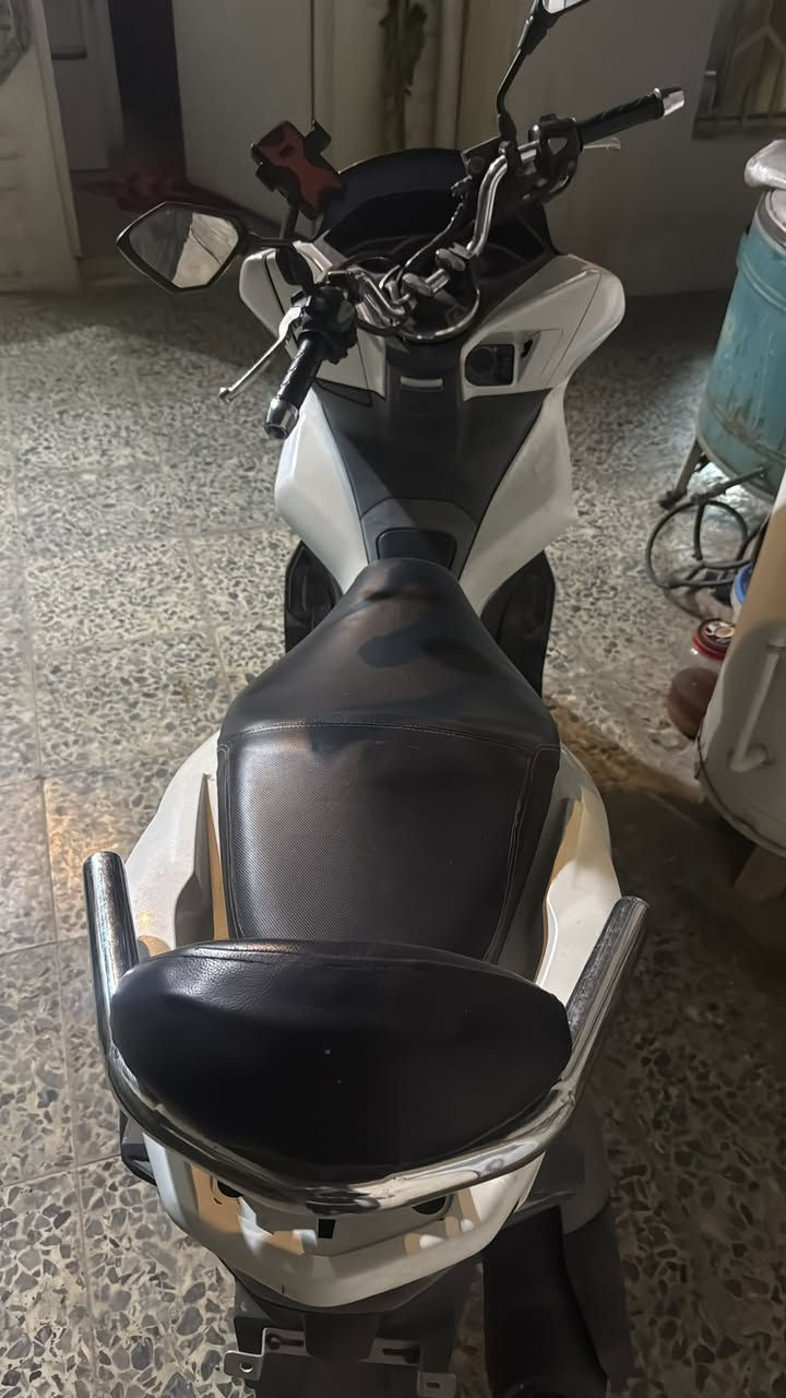 Pcx جيل ثالث ماشيه ٢٣ مكفوله كفاله عامه السعر ١٥$. وبيها مجال الشراي يتصل ***********. مكاني علي الصالح مقابل الطوبجي
