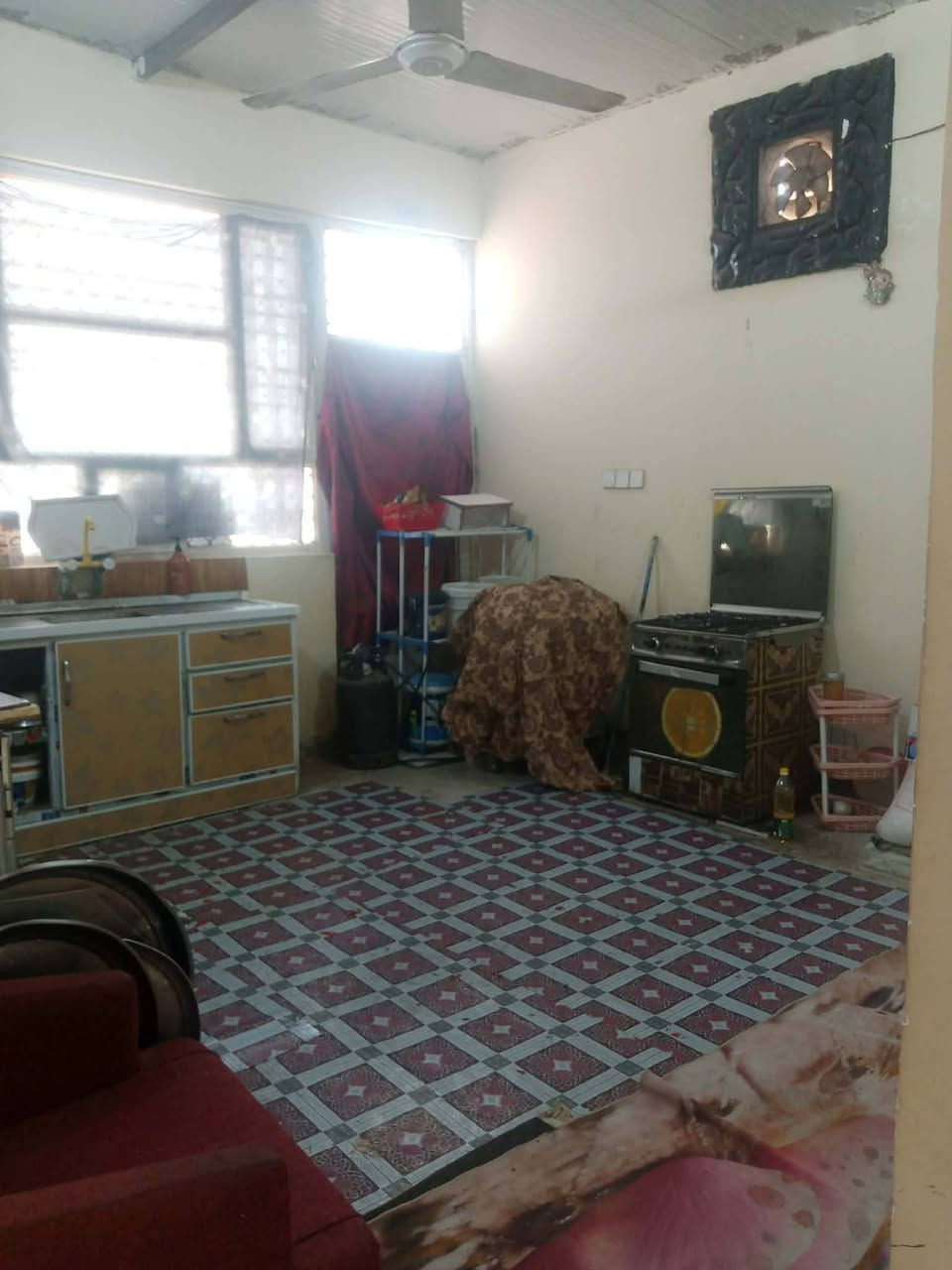 السلام عليكم  بيت للبيع ⚠️
النزال19 الواجهيه16
المساحه الكليه 304 م 
العنوان هور رجب العدوانيه شارع خفاجه 
غير متواجد على الخاص فقط على هذا الرقم *********** 
السعر 70مليون
