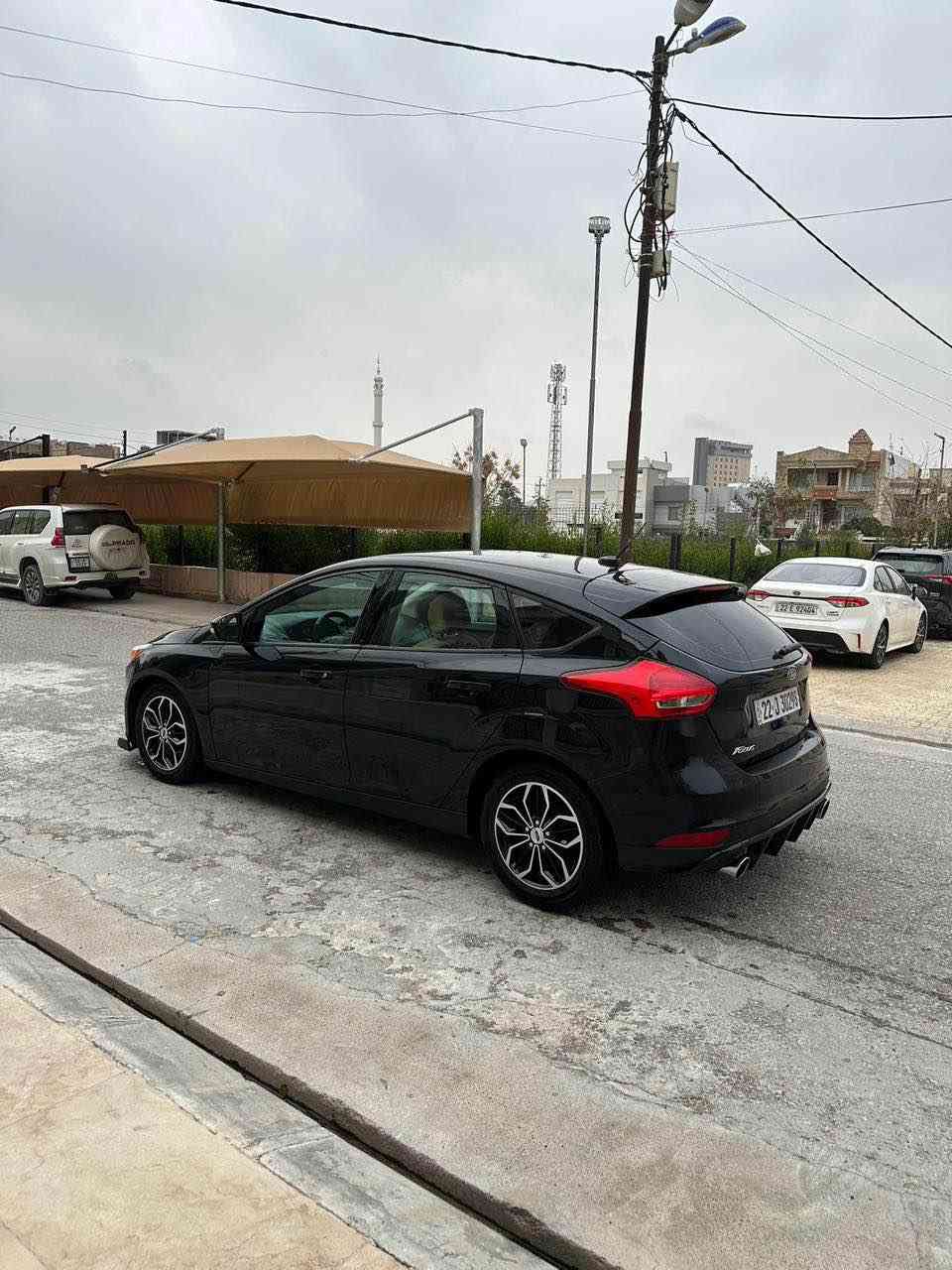 فورد فوكس ٢٠١٧ مصفات se  كير مه كينه هه موو شتي به شه رت سه نه وي ره قم هه موي نويه به ناوخومه بي بوياغ بي ارباك هيجي نيه ١٠٠ رويشيه *********** أربيل, العراق
