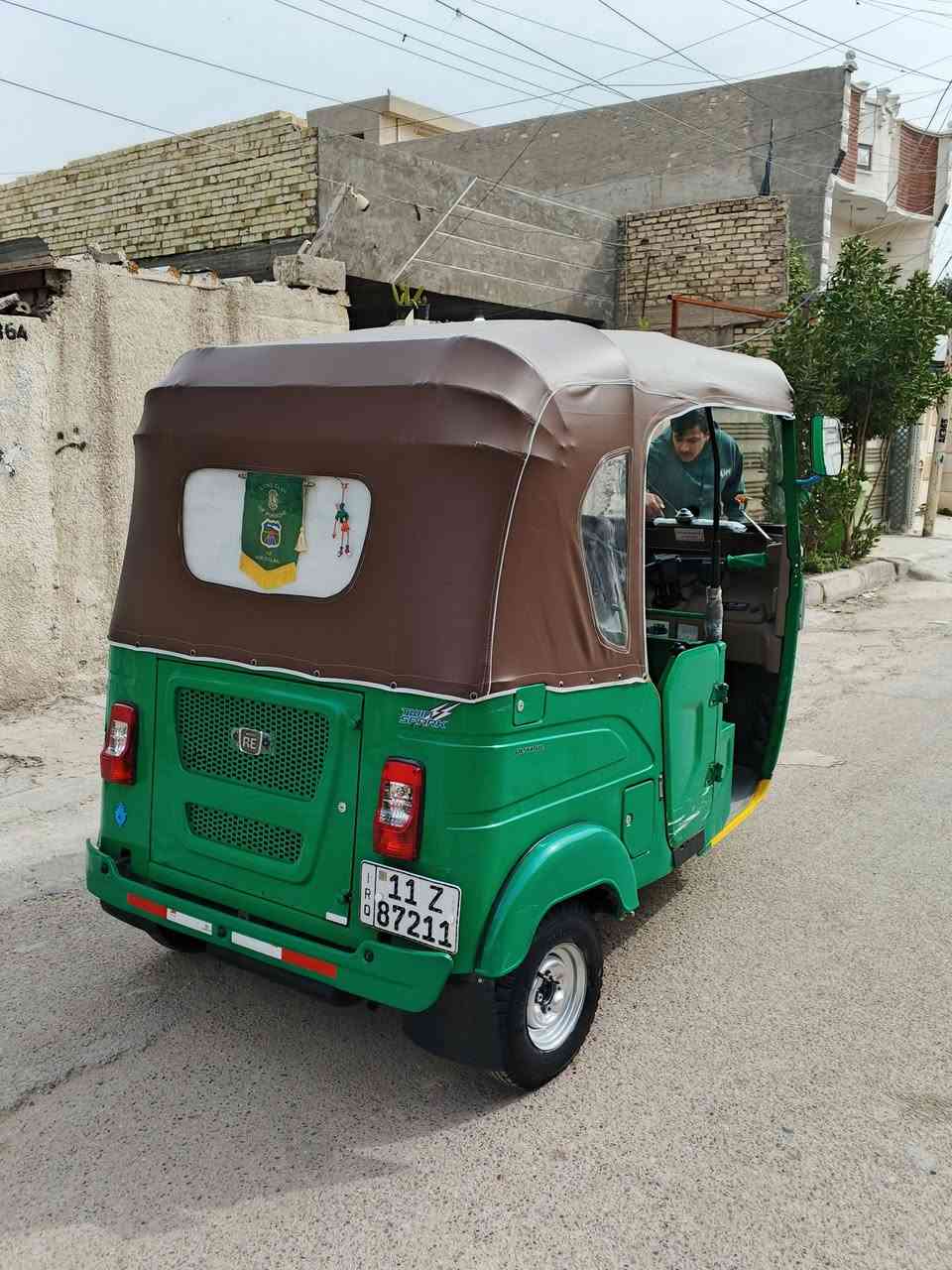 السلام عليكم تكتك ٢٢ رقم و سنويه انكليزي كامله كبل للشارع بيهه دوس و بارد يم البك للايت صغير حيل  تكتك حلو ه ما ناقصهه شي السعر ٩ و نص وبيهه مجال مكاني بغداد البياع شرطة الخامسه رقمي ***********
