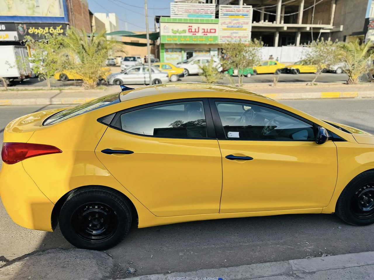 السلام عليكم النتره للبيع موديل 2012 سياره مبدل بيه بنيد وجاملغ سياره حلوه مكينه خير من الله تخم تتاير باتري جديد تبريد منضومه كامله جديده صدر امامي خلفي السعر 95 وبيه مجال حك الجيه مكان بغداد المعامل ***********
